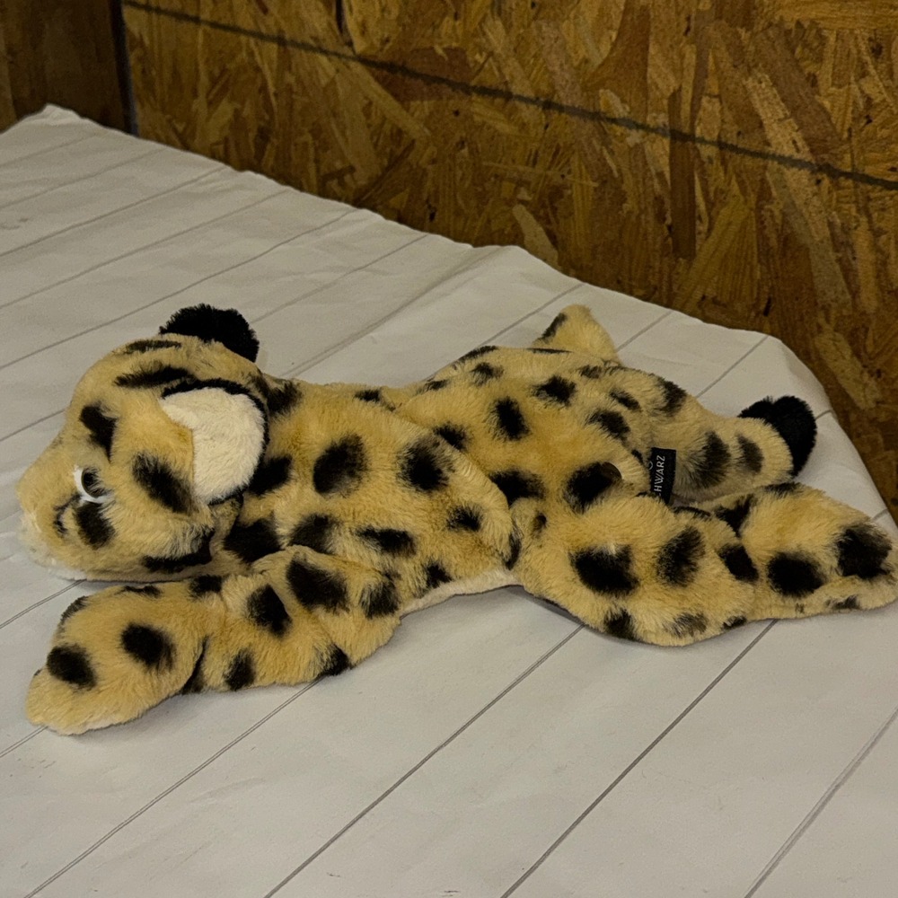 FAO Schwarz Cheetah Spotted Leopard Plush 14" Soft Stuffed Animal EUC Safari Toy - Picture 3 of 8